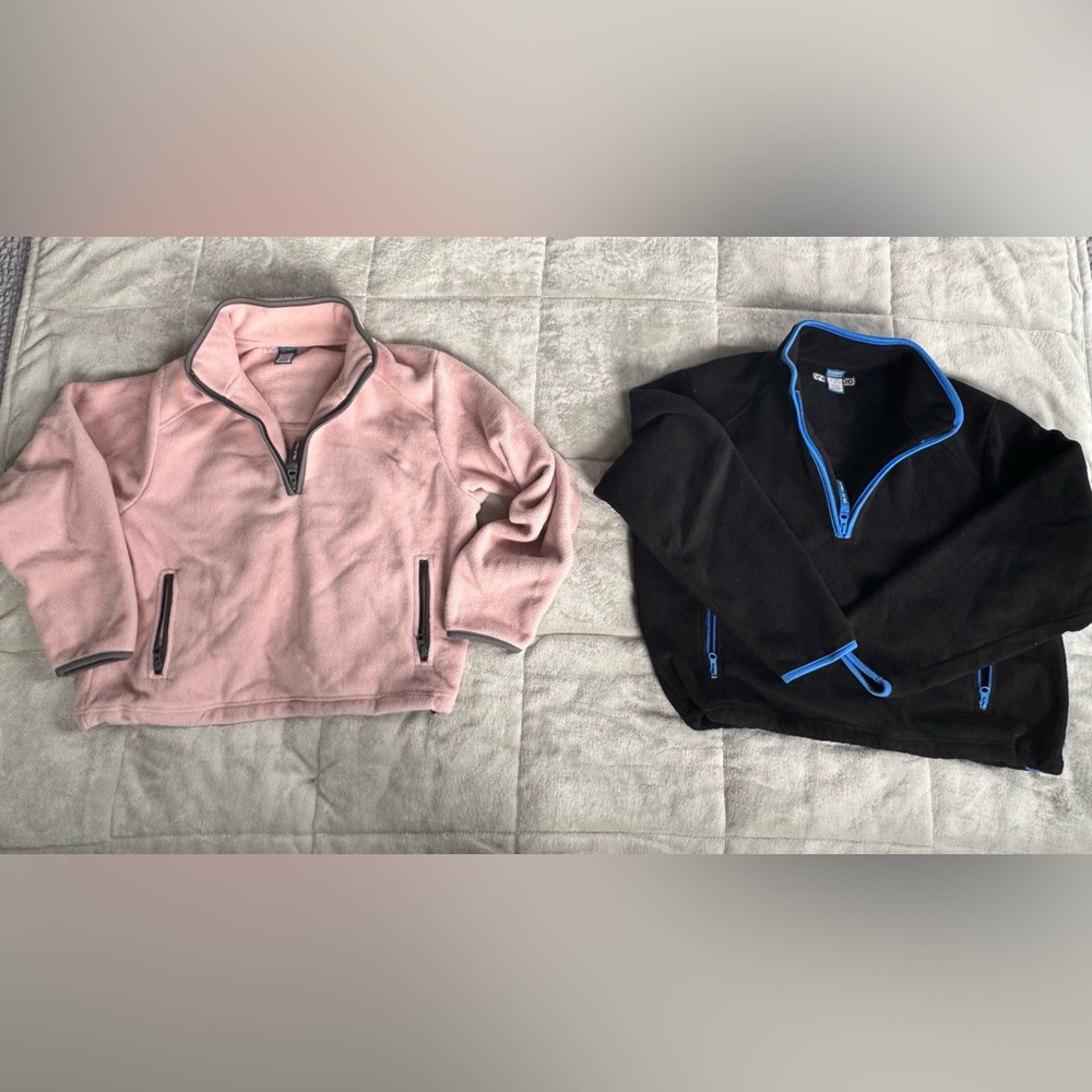 ⚠️ 2 Old Navy Fleece Jackets in Pink and Black⚠️